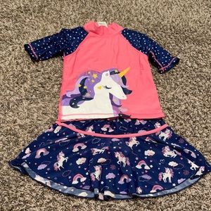 🦄 Girl Swim Set Size 7 Rash guard and swim skirt